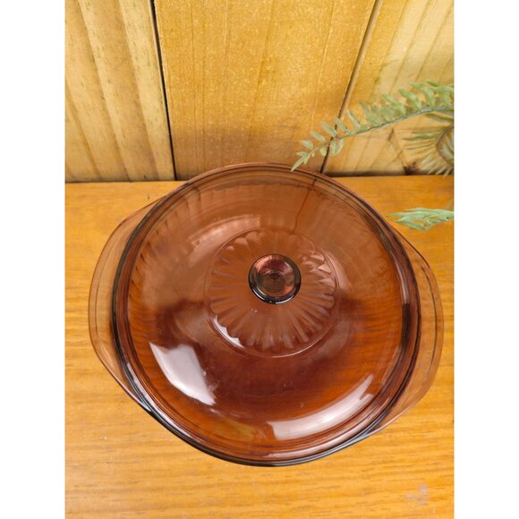 Vintage Pyrex Cranberry Ribbed 2 Qt Casserole Dish with Lid, O24-S - Picture 3 of 7